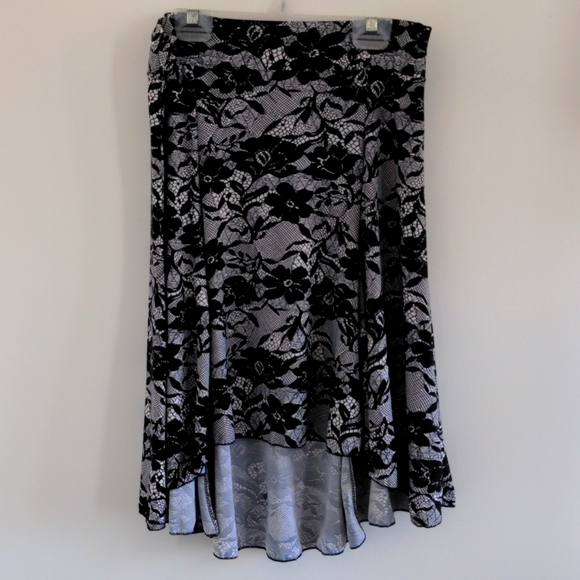High low lace print skirt - Picture 2 of 3